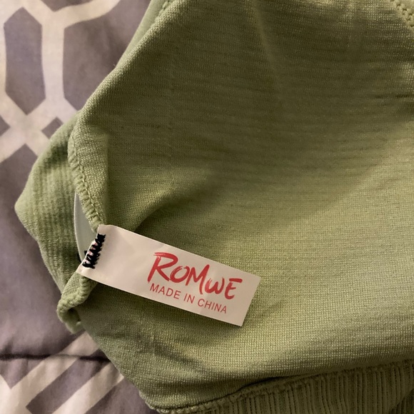 Romwe Ribbed Crop Tank - Picture 3 of 4